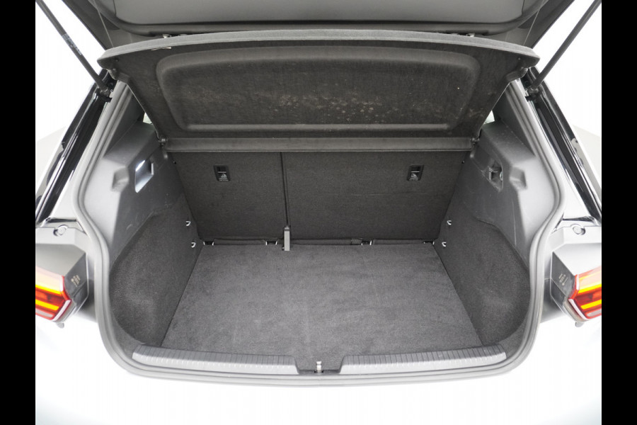 Volkswagen ID.3 204pk Life 58kWh Apple Carplay Android Auto Adaptieve Cruise Navi-Pro Ecc SOH 91% Mirrorlink DAB Keyless Led Pdc Stoel+Stuurverwarming 1e Eigenaar Origineel Nederlandse Auto