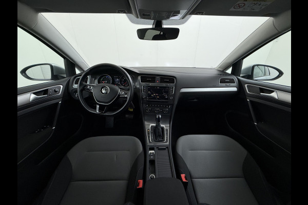 Volkswagen e-Golf AUT Navi Ecc Climatronic Stoelverwarming Cruise Control Pdc Lmv Led Privacy Glas Regen-Lichtsensor Bluetooth Isofix SOH 85%
