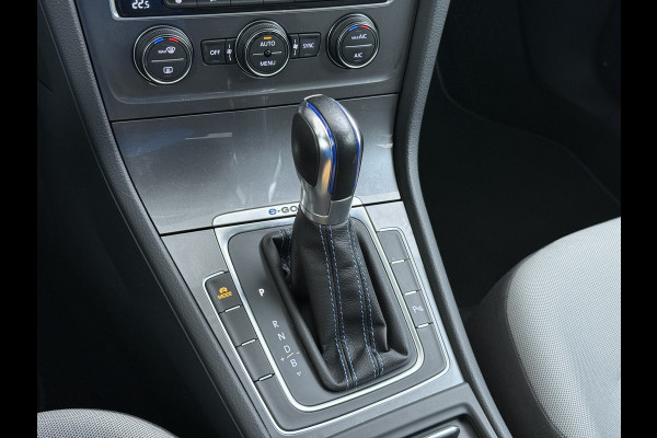 Volkswagen e-Golf AUT Navi Ecc Climatronic Stoelverwarming Cruise Control Pdc Lmv Led Privacy Glas Regen-Lichtsensor Bluetooth Isofix SOH 85%
