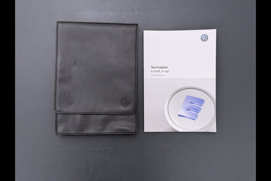 Volkswagen e-Golf AUT Navi Ecc Climatronic Stoelverwarming Cruise Control Pdc Lmv Led Privacy Glas Regen-Lichtsensor Bluetooth Isofix SOH 85%