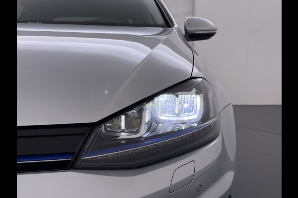 Volkswagen e-Golf AUT Navi Ecc Climatronic Stoelverwarming Cruise Control Pdc Lmv Led Privacy Glas Regen-Lichtsensor Bluetooth Isofix SOH 85%