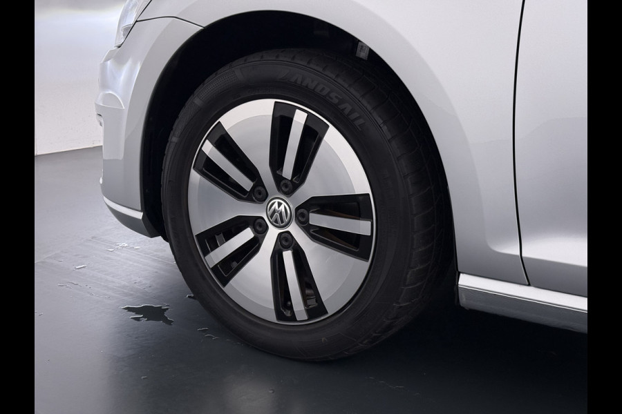 Volkswagen e-Golf AUT Navi Ecc Climatronic Stoelverwarming Cruise Control Pdc Lmv Led Privacy Glas Regen-Lichtsensor Bluetooth Isofix SOH 85%