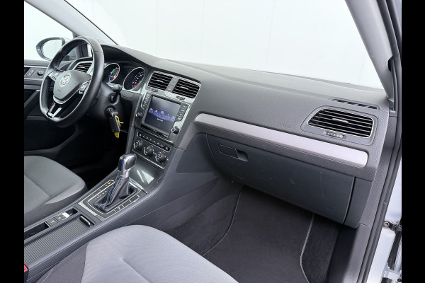 Volkswagen e-Golf AUT Navi Ecc Climatronic Stoelverwarming Cruise Control Pdc Lmv Led Privacy Glas Regen-Lichtsensor Bluetooth Isofix SOH 85%