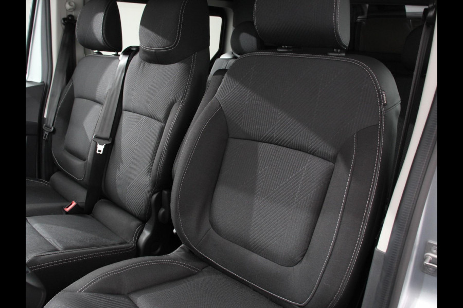 Renault Trafic 2.0 150PK Automaat L2H1 Advance Dubbele Cabine Navigatie bluetooth DAB Camera Airco Trekhaak Houten bekleding Lichtmetalen velgen