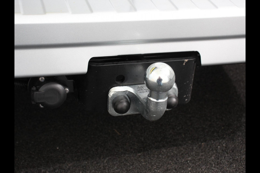 Renault Trafic 2.0 150PK Automaat L2H1 Advance Dubbele Cabine Navigatie bluetooth DAB Camera Airco Trekhaak Houten bekleding Lichtmetalen velgen