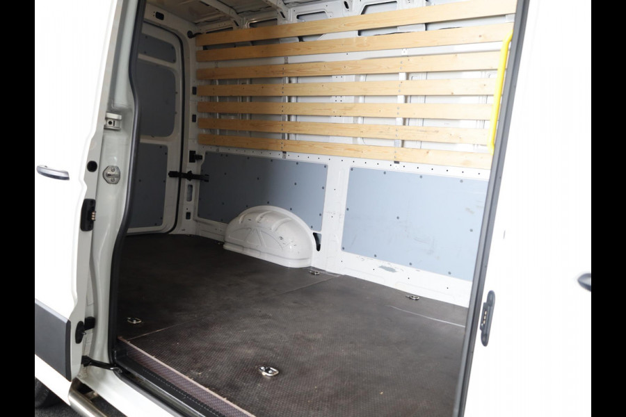 Volkswagen Crafter 35 2.0 TDI L3H3 Exclusive EURO VI | Automaat 140 pk | Navi |