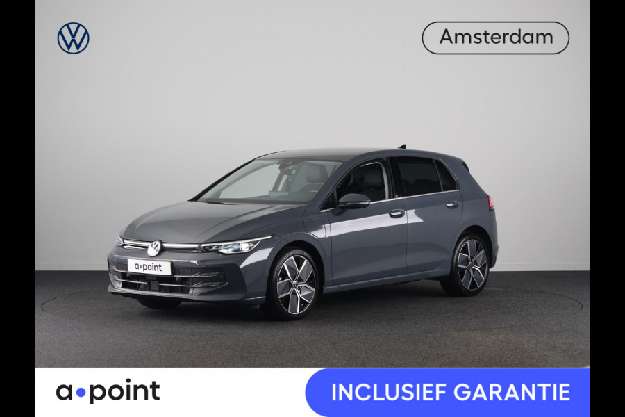 Volkswagen Golf 1.5 eHybrid Style Edition 204 pk Automaat (DSG) | Verlengde garantie | Navigatie | Parkeersensoren (Park assist) | Rondomzicht camera | Elektr. bestuurdersstoel | Stoelverwarming |