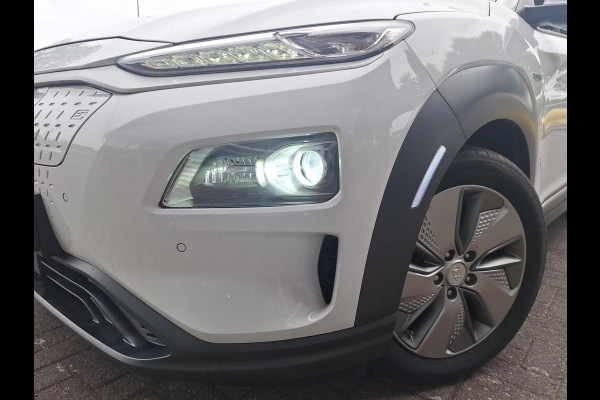 Hyundai Kona EV Premium 64 kWh | Leder | LED | Adaptive CC | Camera | (occasion)