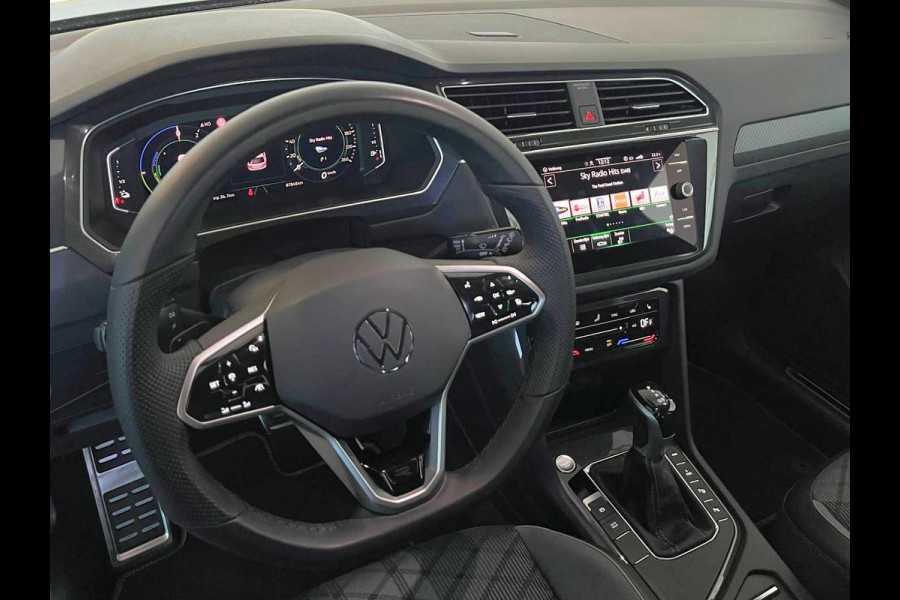 Volkswagen Tiguan 1.4 TSI eHybrid PHEV R-Line Business+ | LED Matrix | Camera | Adaptive CC | Black Pack | (occasion)