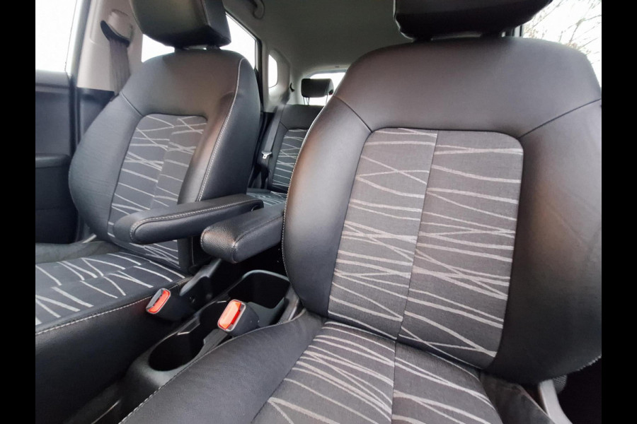 Kia Venga 1.6 CVVT DynamicPLusLine DCT Automaat | Trekhaak | Dealer onderhouden | Navi | Climate | Stoel en Stuurverwarming | occasion