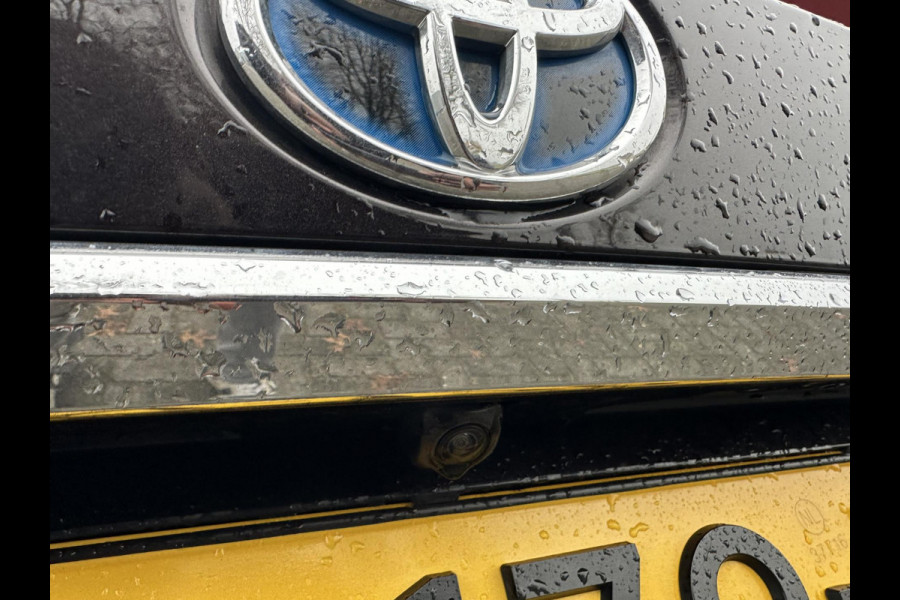 Toyota Corolla 1.8 Hybrid Executive Sedan | Trekhaak | Blindspot | Adaptive CC | Leder-Stof | Occasion