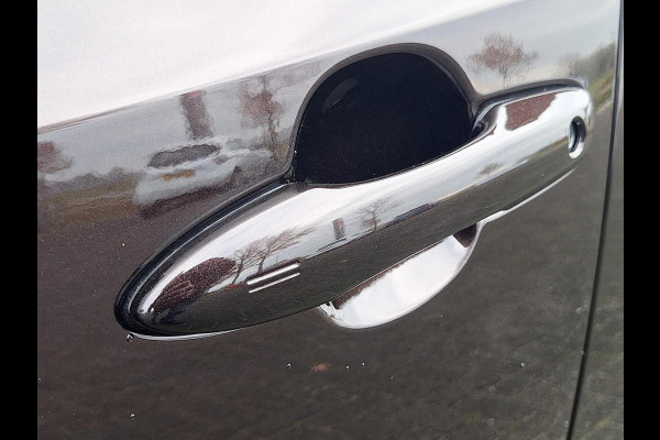 Toyota Corolla 1.8 Hybrid Executive Sedan | Trekhaak | Blindspot | Adaptive CC | Leder-Stof | Occasion