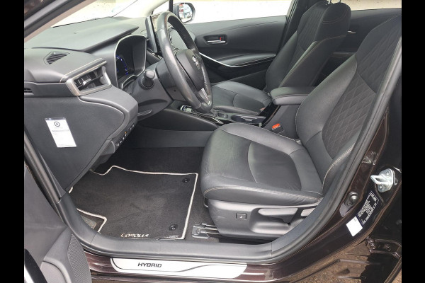 Toyota Corolla 1.8 Hybrid Executive Sedan | Trekhaak | Blindspot | Adaptive CC | Leder-Stof | Occasion