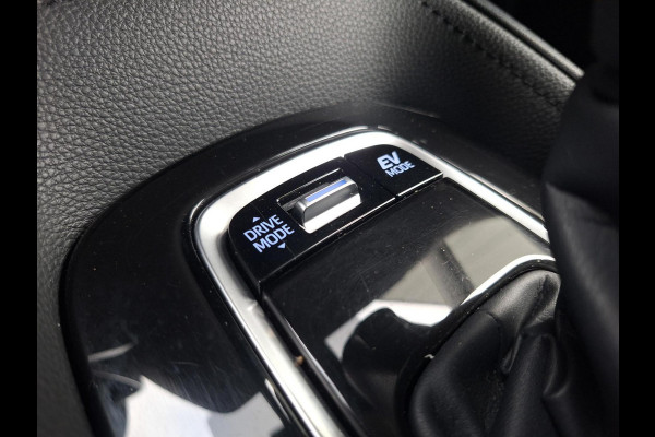 Toyota Corolla 1.8 Hybrid Executive Sedan | Trekhaak | Blindspot | Adaptive CC | Leder-Stof | Occasion