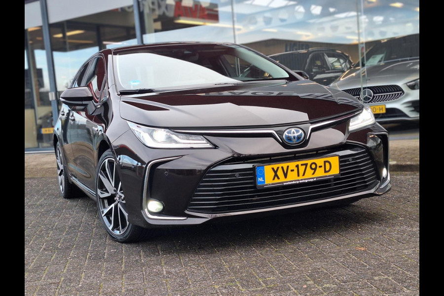 Toyota Corolla 1.8 Hybrid Executive Sedan | Trekhaak | Blindspot | Adaptive CC | Leder-Stof | Occasion