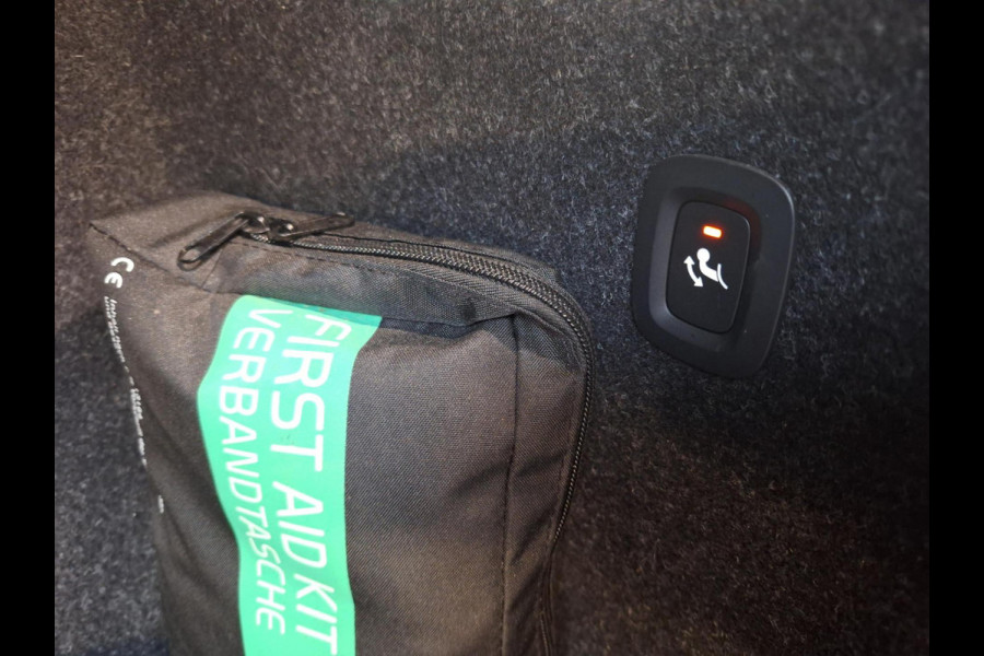 Volvo XC40 1.5 T5 Recharge R-Design | Pano | Two Tone | Trekhaak elektr | Alcantara R | occasion