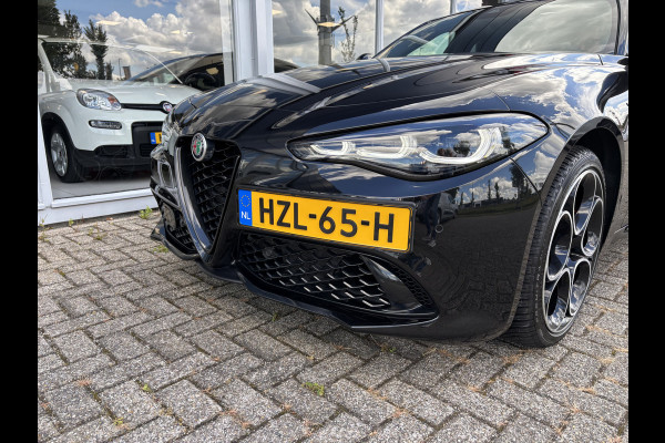 Alfa Romeo Giulia 2.0T 280 AWD Veloce | 19" Velgen | Panoramadak | Adas 2 | Carplay en Android Let op auto niet altijd aanwezig