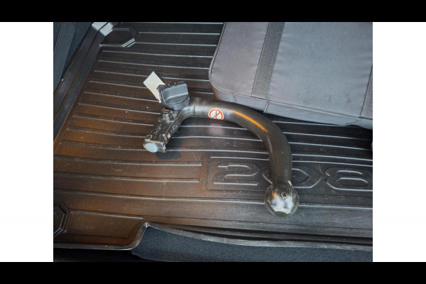 Peugeot e-208 EV GT Pack 50 kWh NL AUTO | PANO | CAMERA | STOELVERW | AFN. TREKHAAK |