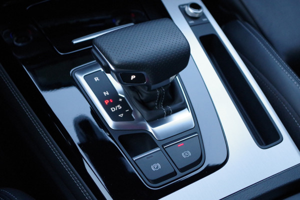 Audi Q5 55 TFSI e 367 PK S-Line Edition Competition PHEV, Trekhaak, Luchtvering, Panoramadak