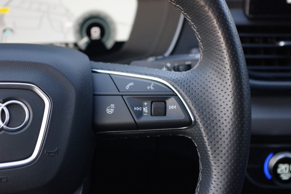 Audi Q5 55 TFSI e 367 PK S-Line Edition Competition PHEV, Trekhaak, Luchtvering, Panoramadak