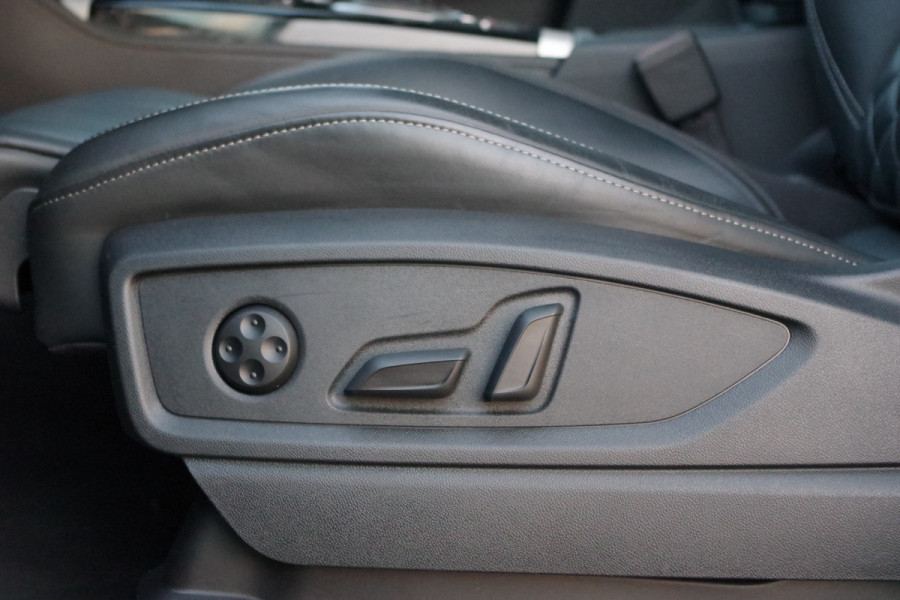 Audi Q5 55 TFSI e 367 PK S-Line Edition Competition PHEV, Trekhaak, Luchtvering, Panoramadak