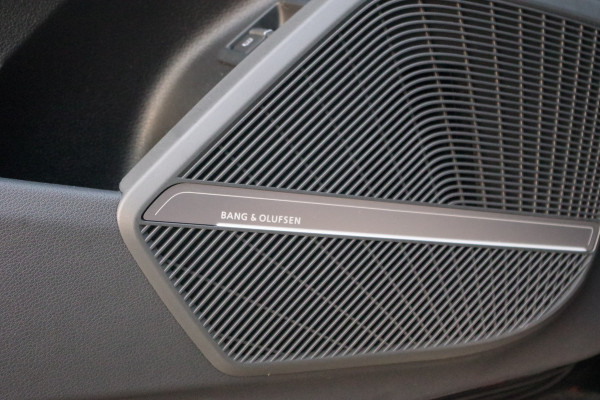 Audi Q5 55 TFSI e 367 PK S-Line Edition Competition PHEV, Trekhaak, Luchtvering, Panoramadak