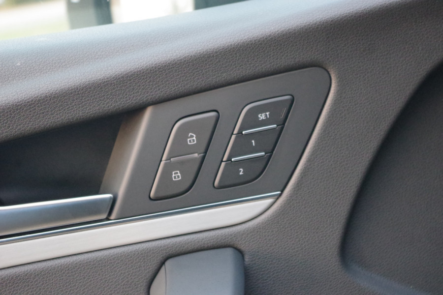 Audi Q5 55 TFSI e 367 PK S-Line Edition Competition PHEV, Trekhaak, Luchtvering, Panoramadak