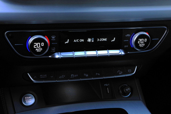 Audi Q5 55 TFSI e 367 PK S-Line Edition Competition PHEV, Trekhaak, Luchtvering, Panoramadak