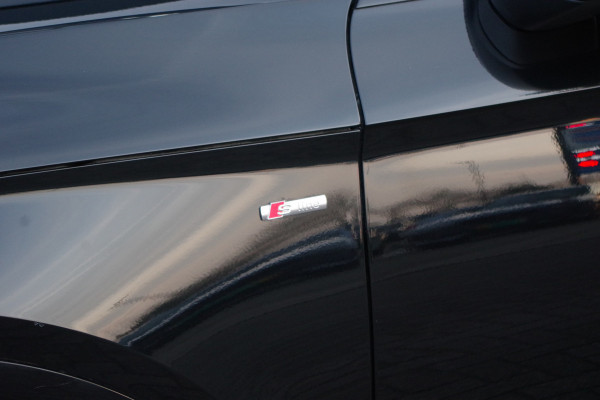 Audi Q5 55 TFSI e 367 PK S-Line Edition Competition PHEV, Trekhaak, Luchtvering, Panoramadak