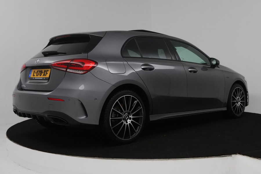 Mercedes-Benz A-Klasse 250 e Business Solution AMG Limited (PANORAMADAK, SFEERVERLICHTING, STOELVERWARMING, ACHTERUITRIJCAMERA)