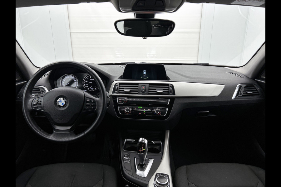 BMW 1-serie 118i Corporate Lease Executive (NL-auto, Goed OnderH, Navi, Climate Con, Parkeersensoren, Cruise Con, Etc)