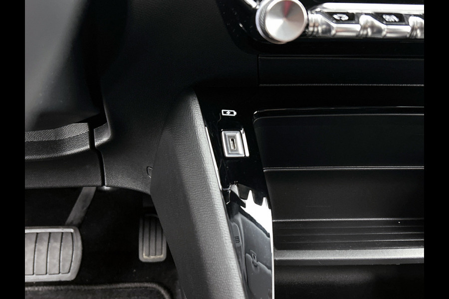 Peugeot e-208 EV Active Pack 50 kWh(NL-auto, Navi, Parkeersensoren, Lane Assist, Cruise Con, Airco, Etc)