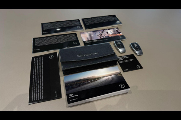 Mercedes-Benz EQA 250 Electric Art 67 kWh + PANO / CAMERA / DODEHOEK / SFEERVERLICHTING
