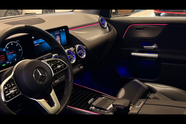 Mercedes-Benz EQA 250 Electric Art 67 kWh + PANO / CAMERA / DODEHOEK / SFEERVERLICHTING