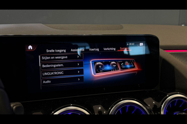 Mercedes-Benz EQA 250 Electric Art 67 kWh + PANO / CAMERA / DODEHOEK / SFEERVERLICHTING