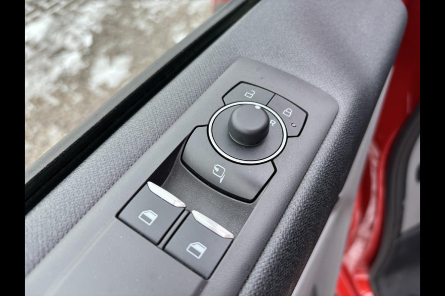 Ford Tourneo Custom 340 L1H1 Active 65 kWh | SCI | 218pk | Driver Assistance Pack | Verwarmde Voorstoelen | 8 persoons | Uniek in Nederland!