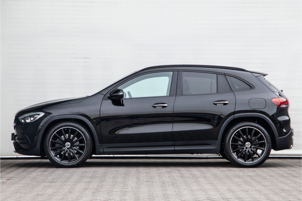 Mercedes-Benz GLA 180 AMG Nightpack, Widescreen, Distronic, Sfeerverlichting 2023