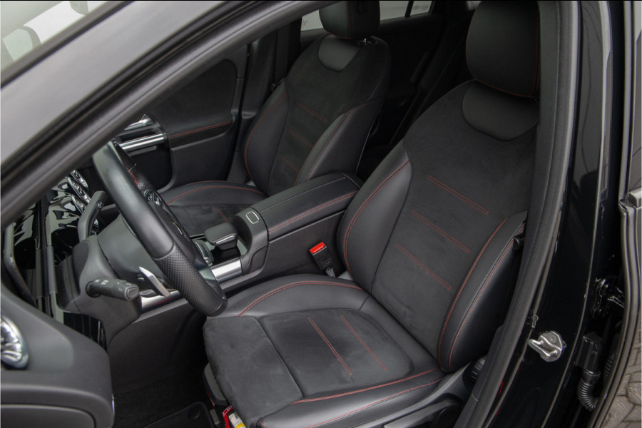 Mercedes-Benz GLA 180 AMG Nightpack, Widescreen, Distronic, Sfeerverlichting 2023