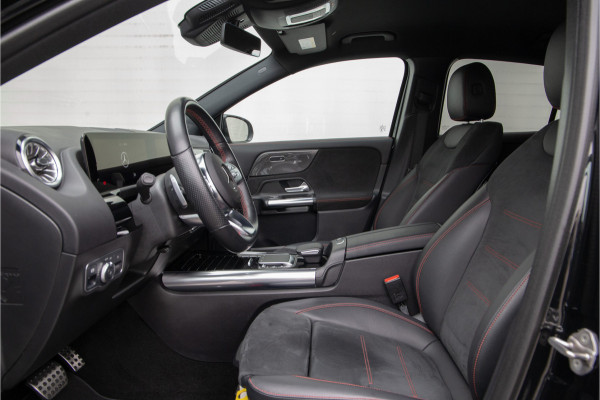 Mercedes-Benz GLA 180 AMG Nightpack, Widescreen, Distronic, Sfeerverlichting 2023