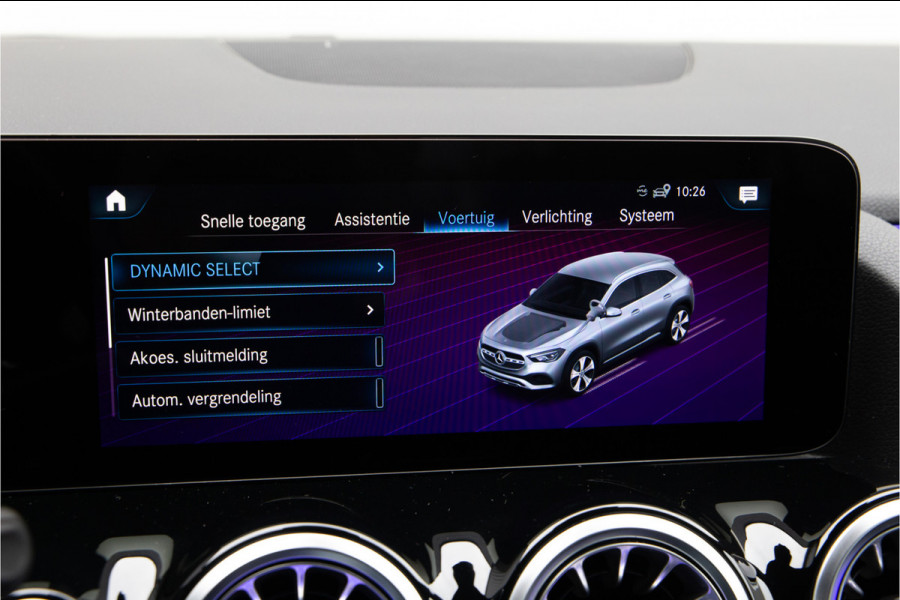 Mercedes-Benz GLA 180 AMG Nightpack, Widescreen, Distronic, Sfeerverlichting 2023