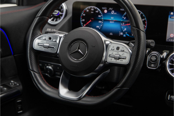 Mercedes-Benz GLA 180 AMG Nightpack, Widescreen, Distronic, Sfeerverlichting 2023