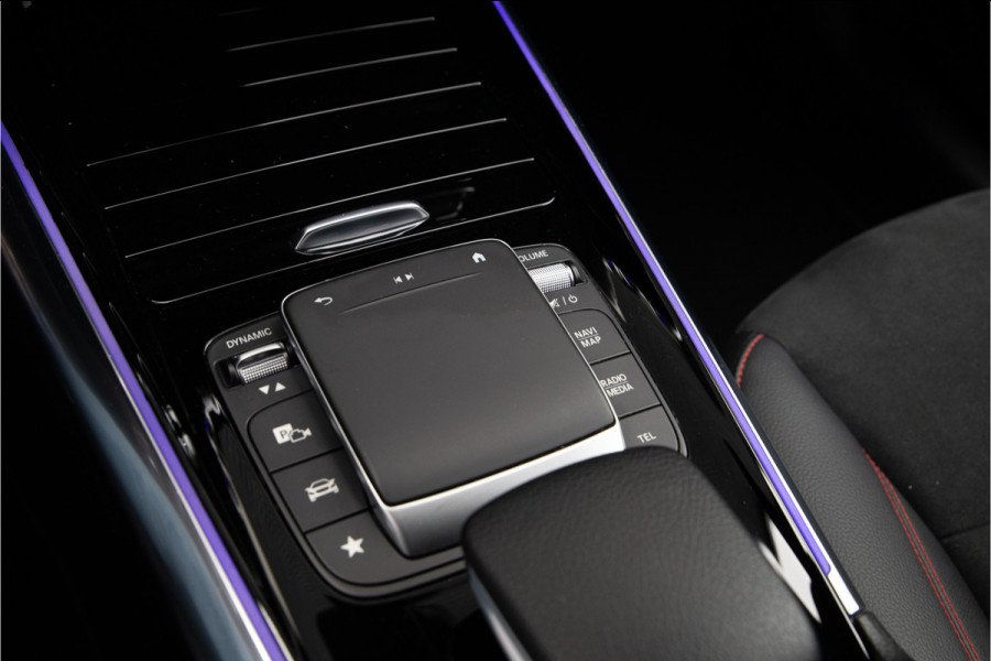 Mercedes-Benz GLA 180 AMG Nightpack, Widescreen, Distronic, Sfeerverlichting 2023