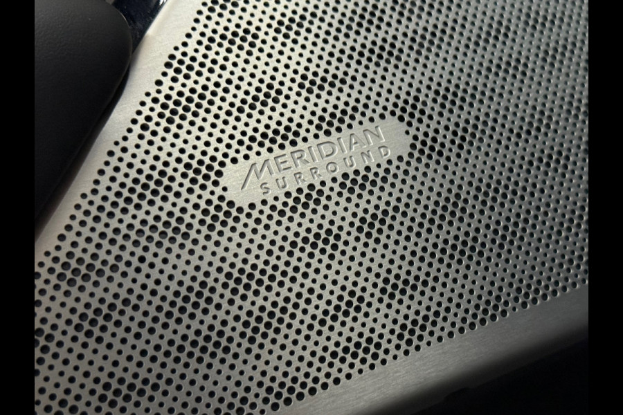 Land Rover Range Rover Velar 2.0 P400e R-Dynamic SE | Pano | Meridian | Memory | Massagestoelen | Navigatie