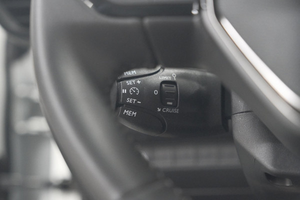 Peugeot 208 PureTech 100 Allure Pack | Camera | Apple Carplay | Parkeersensoren