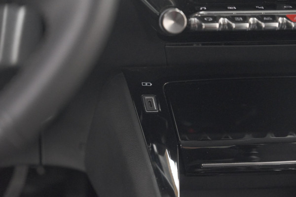 Peugeot 208 PureTech 100 Allure Pack | Camera | Apple Carplay | Parkeersensoren