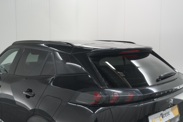 Peugeot 2008 PureTech 130 GT-Line | Camera | Adaptieve Cruise Control | Allseason Banden | Navigatie