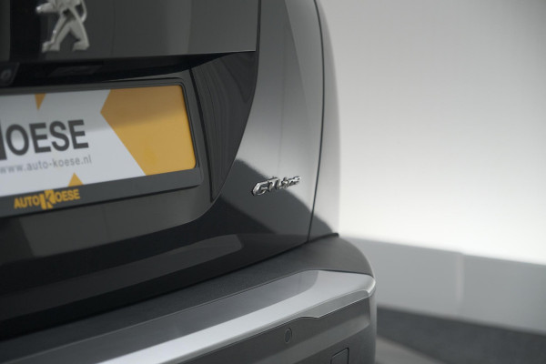 Peugeot 2008 PureTech 130 GT-Line | Camera | Adaptieve Cruise Control | Allseason Banden | Navigatie