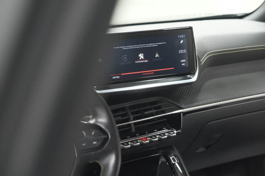 Peugeot 2008 PureTech 130 GT-Line | Camera | Adaptieve Cruise Control | Allseason Banden | Navigatie