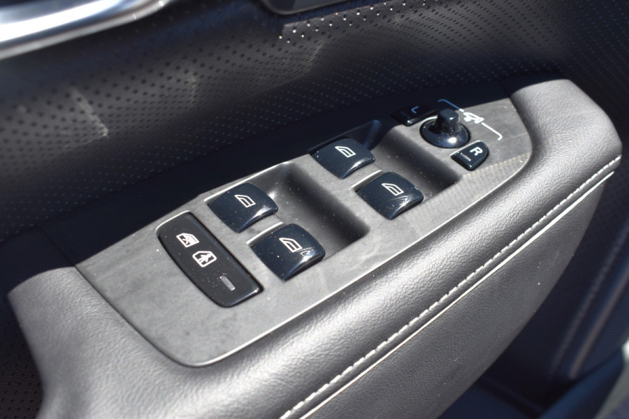 Volvo V90 T8 AWD 390PK Plug-in Hybrid R-Design | HUD | H&K | Trekhaak | Luchtvering | 360 camera | 19"LMV |