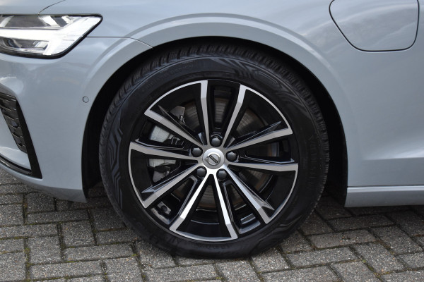 Volvo V60 T6 AWD 350PK Plug-in hybrid Plus Dark | Trekhaak | H&K | Contour stoelen | 360 Camera | 19"LMV |